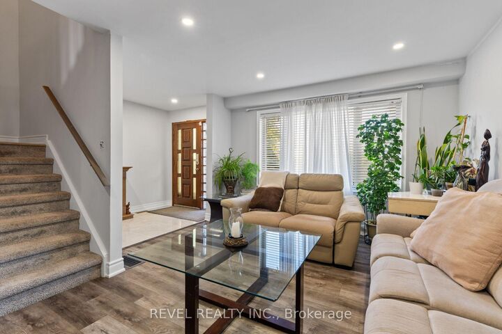 Property Photo: 24 Bramhall Circle ON L6V 2G4