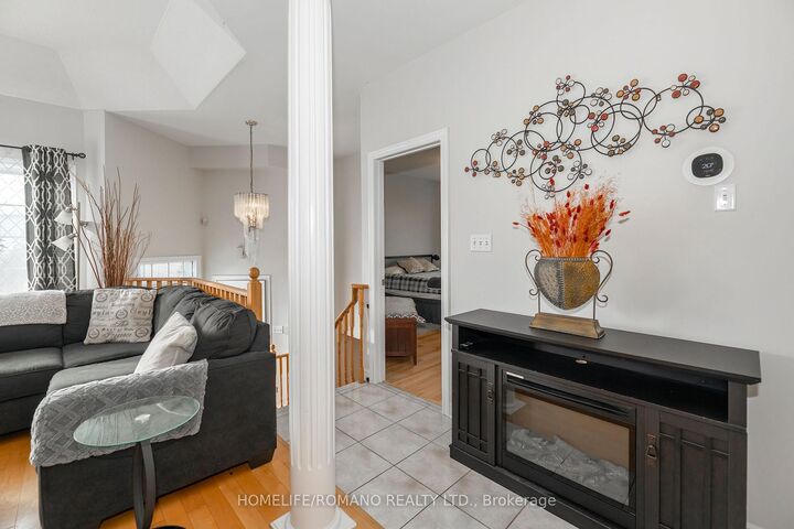 Property Photo:  25 Bedell Crescent  ON L1R 2N8 