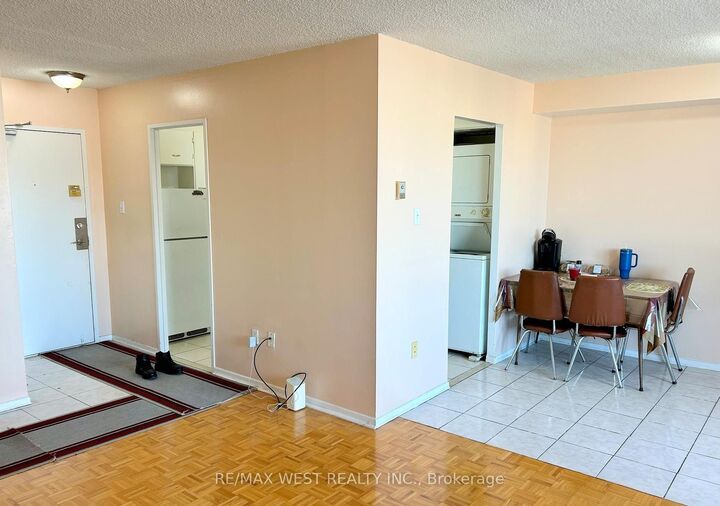 Property Photo: 5 San Romano Way 1510 ON M3N 2Y4