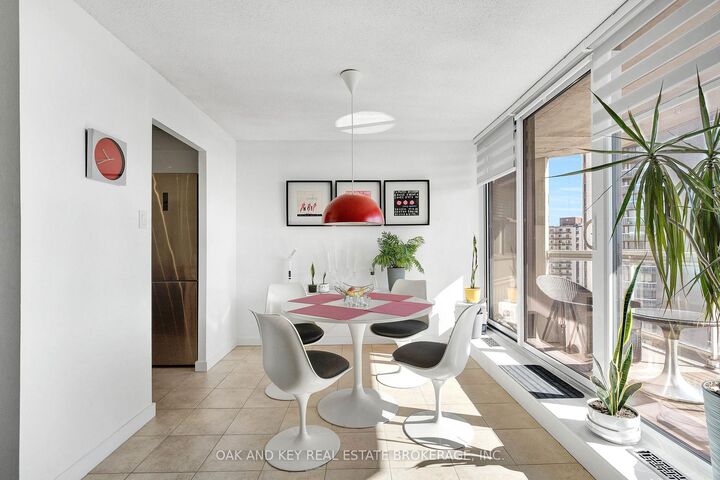 Property Photo: 323 Colborne Street 1805 ON N6B 3N8