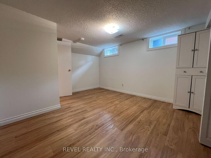 Property Photo: 9 Collingwood Street Lower ON N1E 3R2