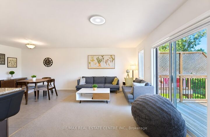 Property Photo:  135 Hardcastle Drive 35  ON N1S 0B6 