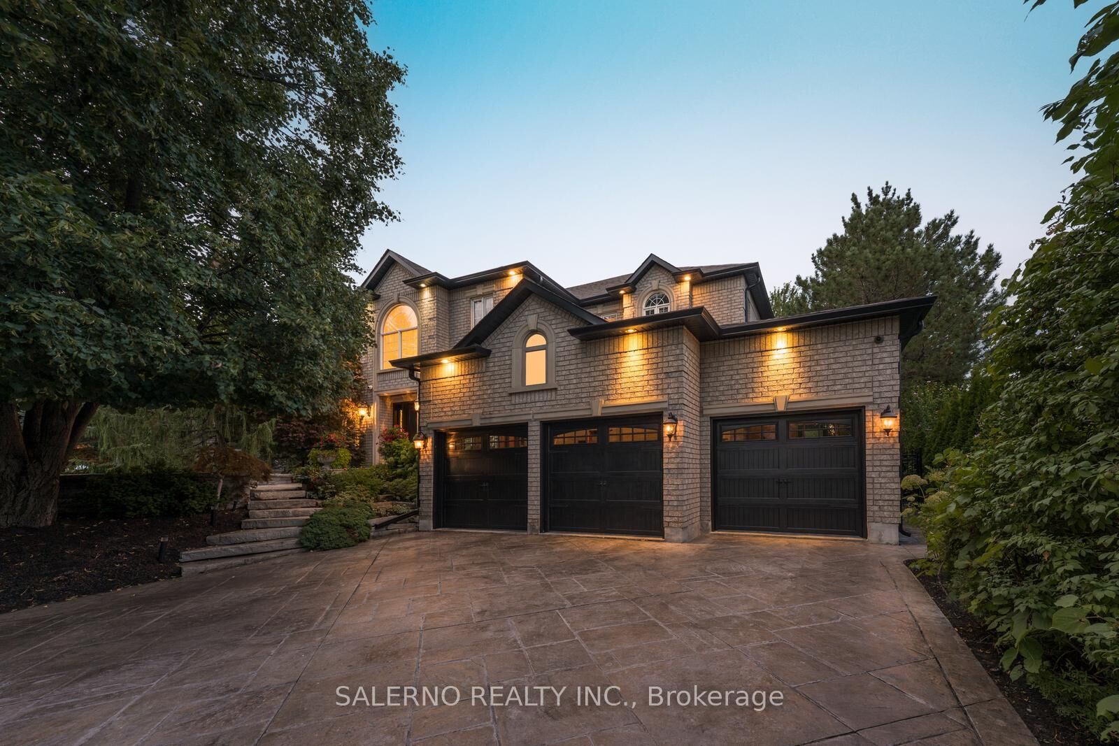 Property Photo: 107 Deerchase Circle ON L4H 1B4