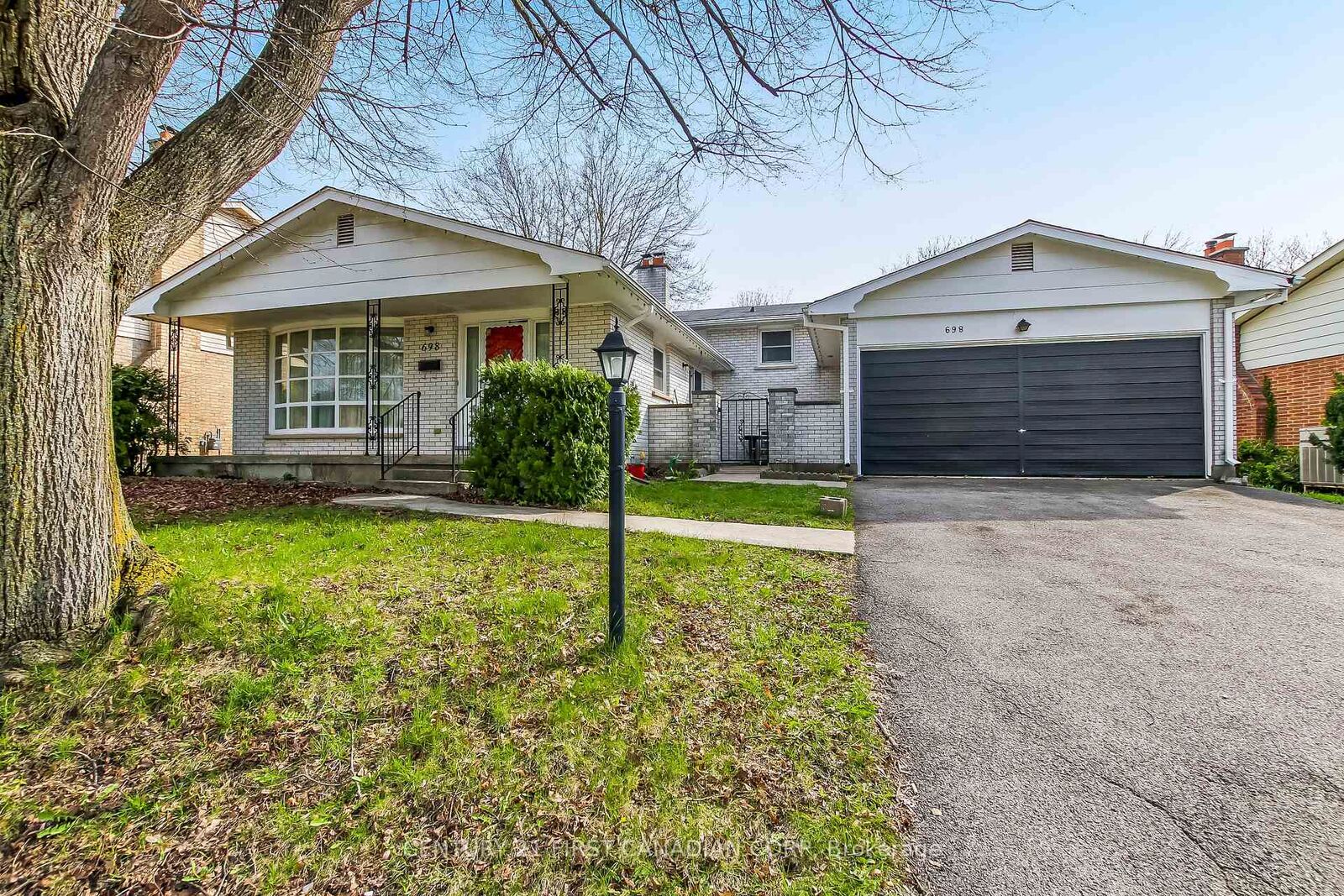 Property Photo: 698 Chiddington Avenue ON N6C 2W8