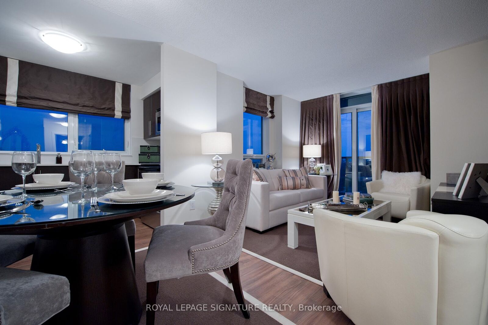 Property Photo:  105 Harrison Garden Boulevard 1405  ON M2N 0C3 