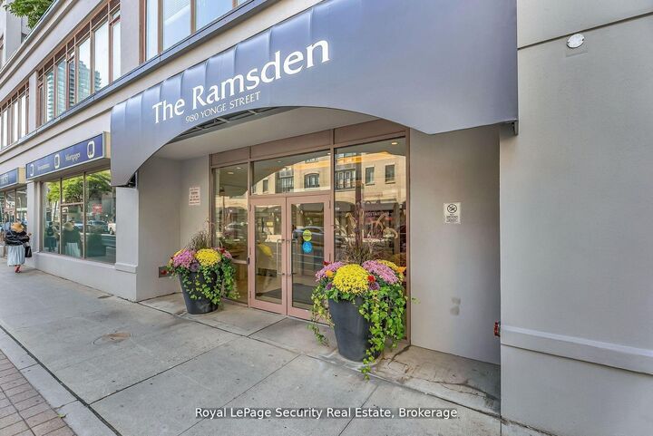 980 Yonge Street 403 — photo 1