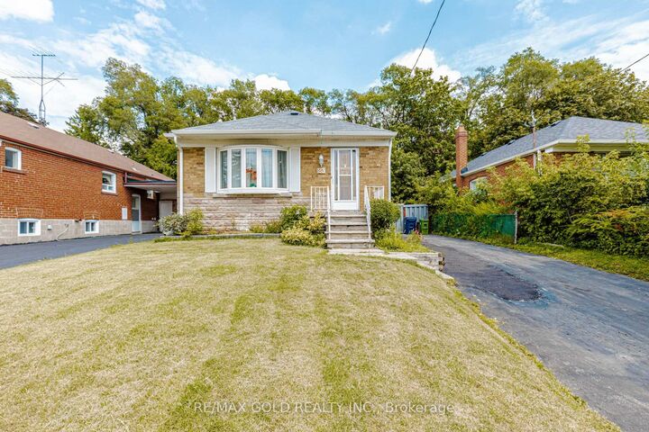 Property Photo: 23 Rensburg Drive ON M1K 3A2