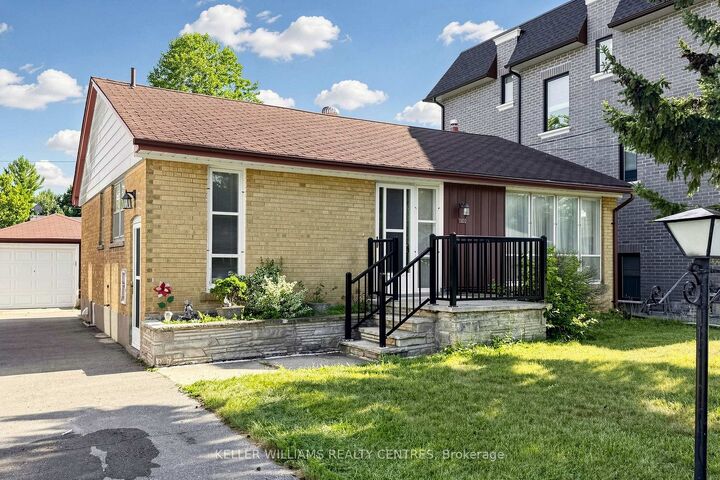 302 Palmer Avenue — photo 1