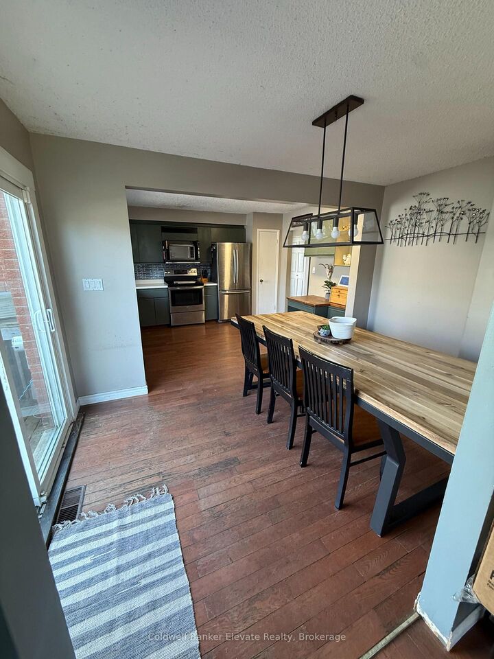 Property Photo:  1860 7th Avenue W  ON N4K 5W2 