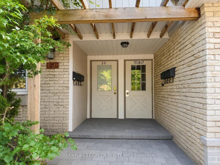 Property Photo:  6777 Formentera Avenue 18  ON L5N 2M3 