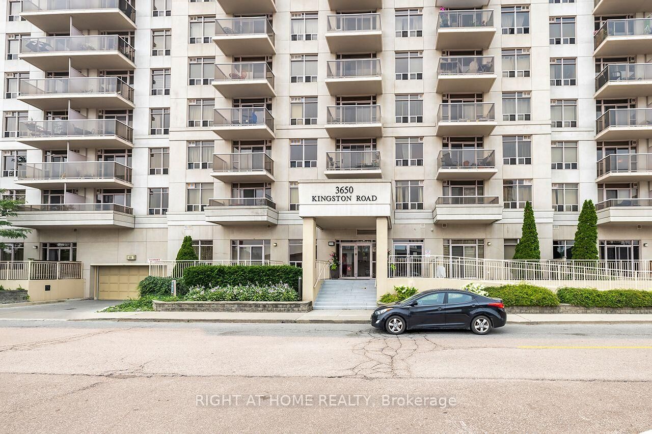 Property Photo: 3650 Kingston Road Ph11 ON M1M 3X9