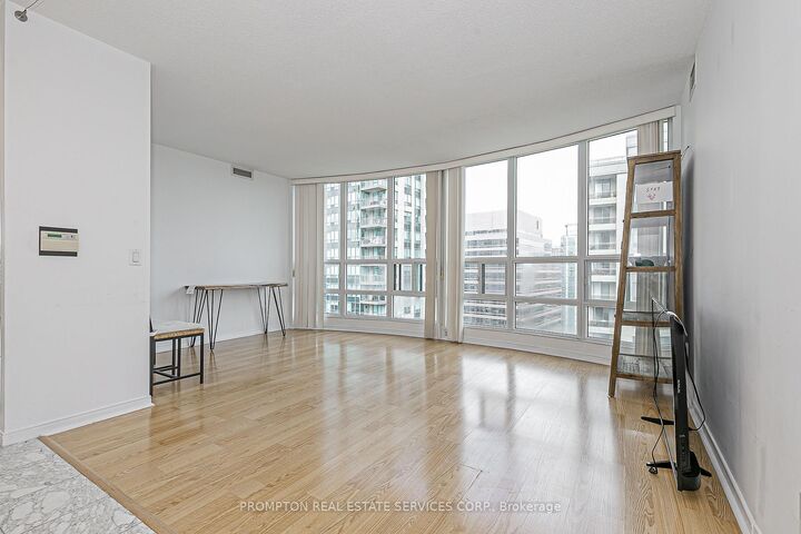 Property Photo:  238 Doris Avenue 2009  ON M2N 6W1 