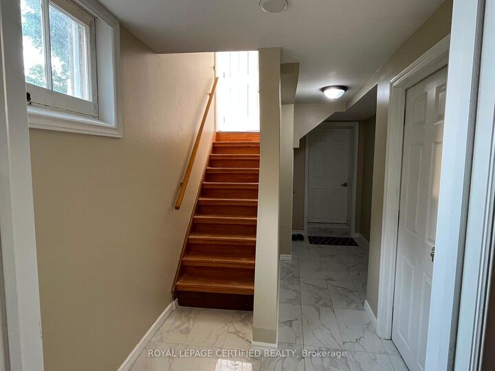 Property Photo:  848 Garth Street Bsmt  ON L9C 4K8 