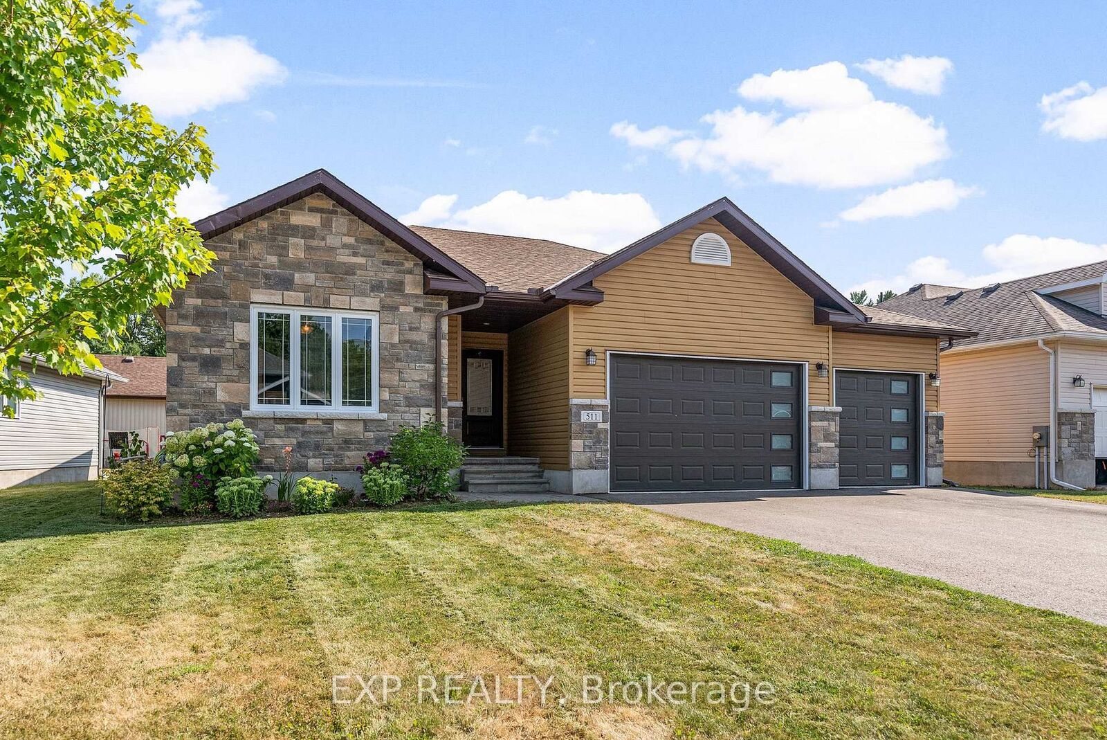 Property Photo: 511 Coleraine Drive ON K7V 1X3