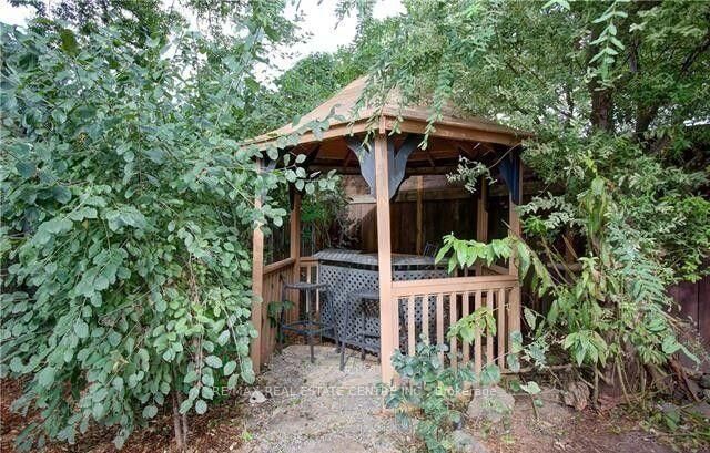 Property Photo: 134 Kitchener Road ON N3H 1A6