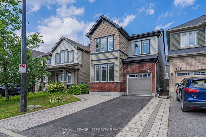 Property Photo: 337 Meadowbreeze Drive ON K2M 3A6