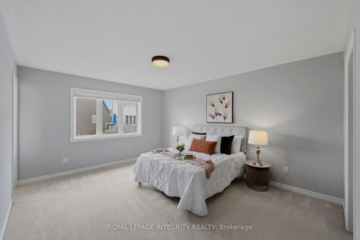 Property Photo: 337 Meadowbreeze Drive ON K2M 3A6