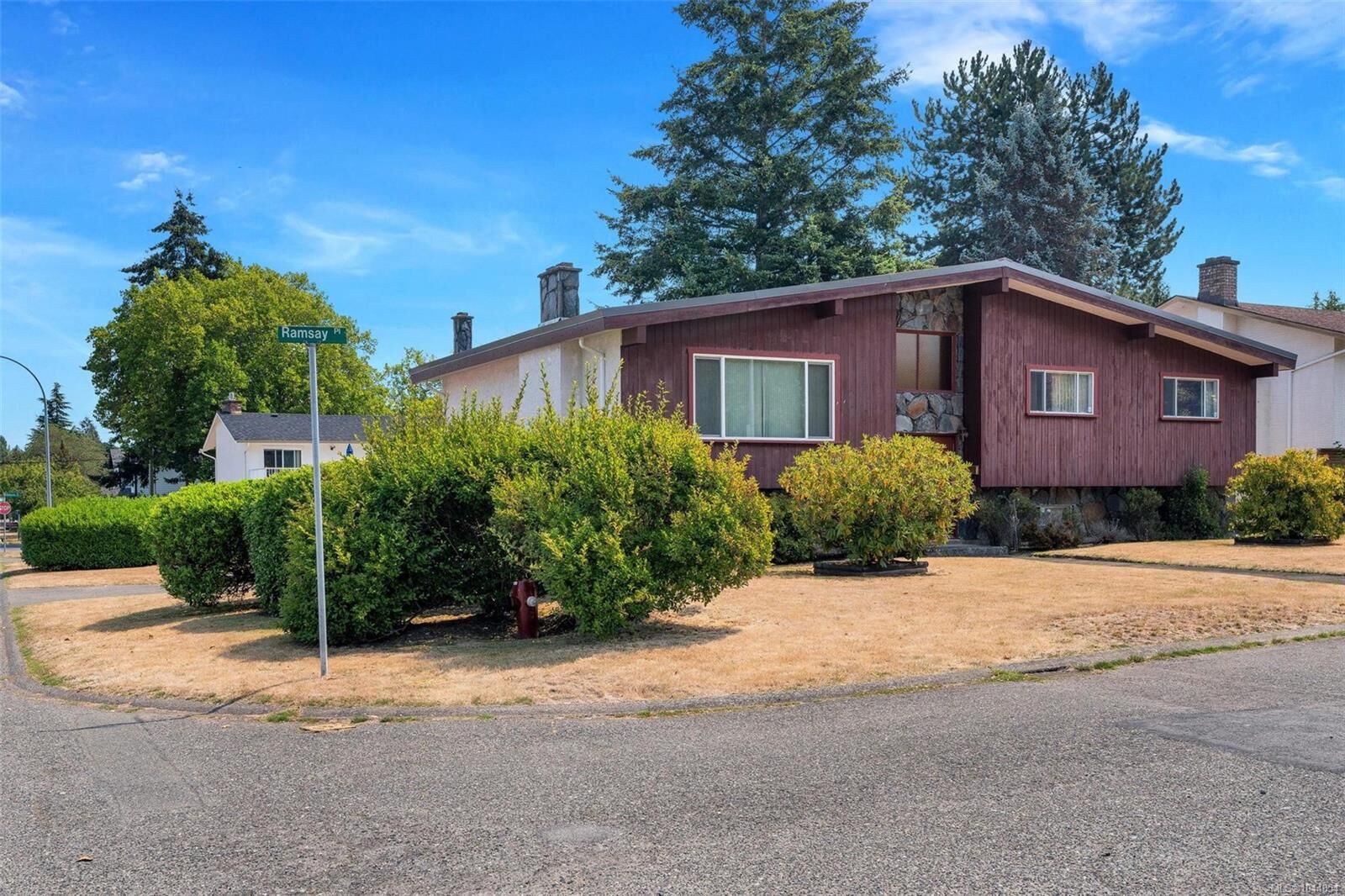 Property Photo: 4333 Ramsay Pl BC V8N 4Y8