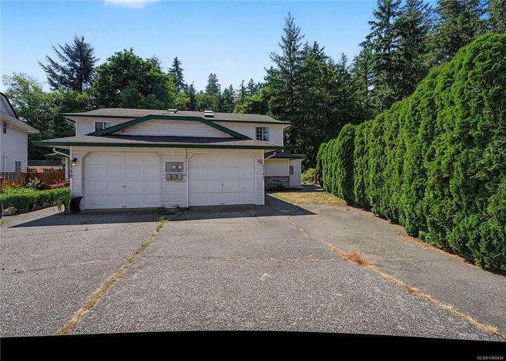 Property Photo: 5140 Carol Pl #2 BC V9T 5Z3