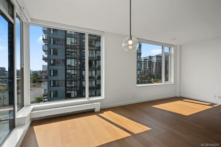 Property Photo: 363 Tyee Rd #609 BC V9A 0B5