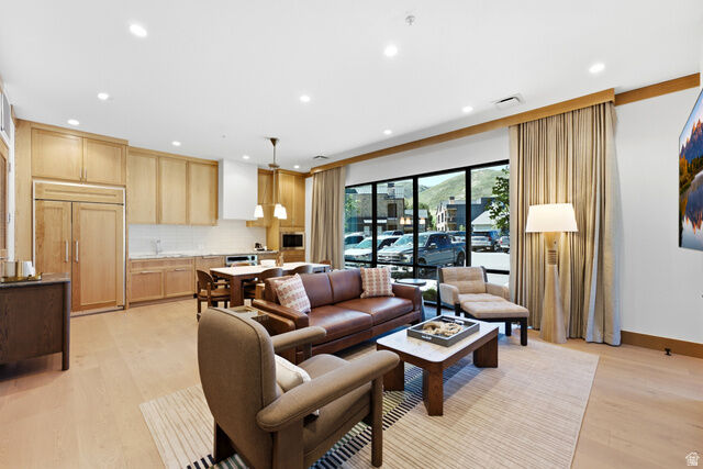 Property Photo:  700 N Homestead Dr 22-102  UT 84049 