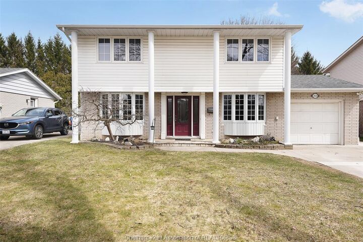 Property Photo: 264 Baldoon Road ON N7L 1E6