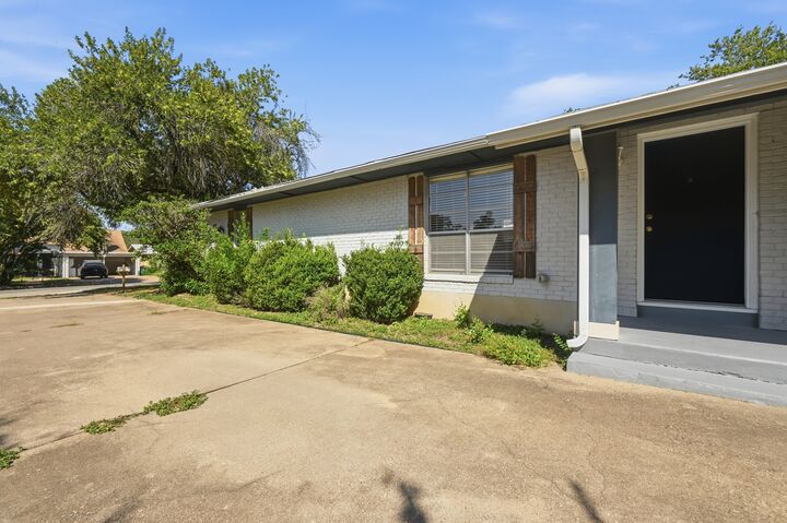 Property Photo:  2712 Saint Edwards Circle A  TX 78704 