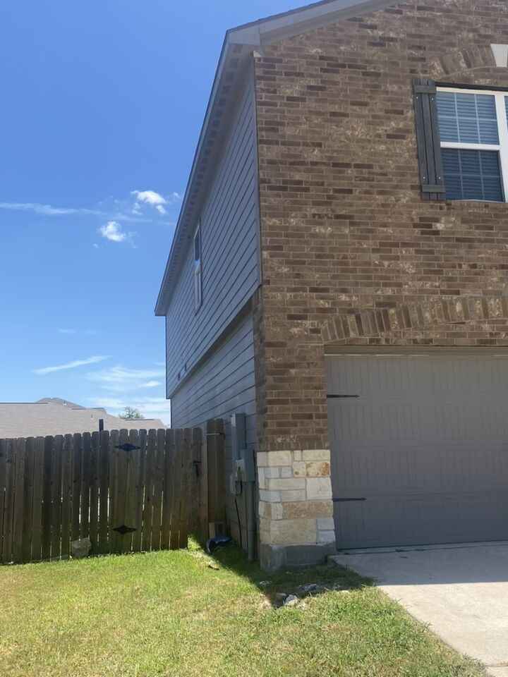 Property Photo:  100 Cherry Tree Lane  TX 78642 