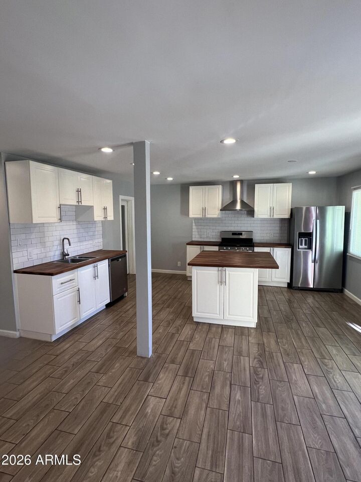 Property Photo: 1115 E Whitton Avenue AZ 85014