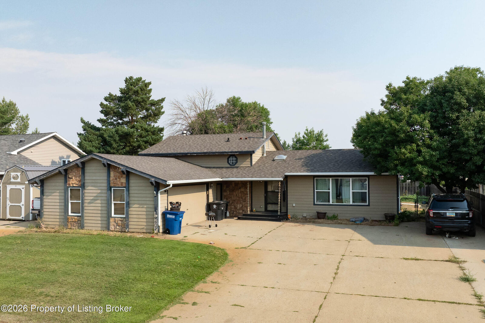 Property Photo: 868 22nd Street W ND 58601
