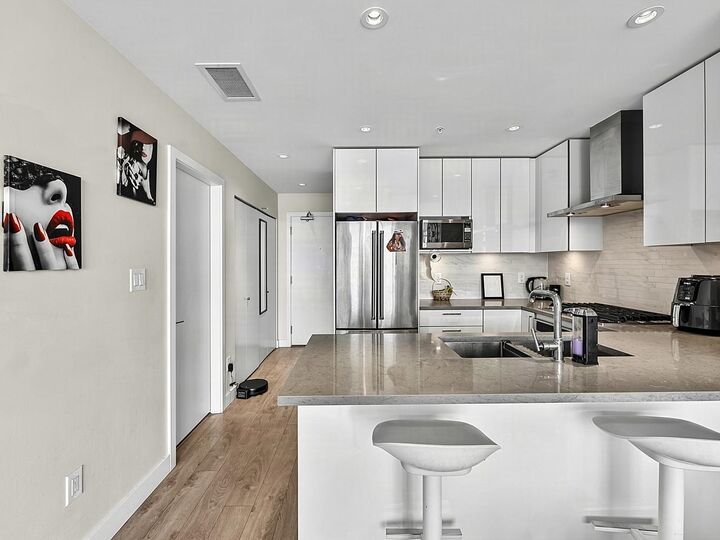 Property Photo: 1788 Gilmore Avenue 3903 BC V5C 0L5
