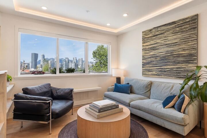Property Photo: 1214 W 7th Avenue 11 BC V6H 1B6