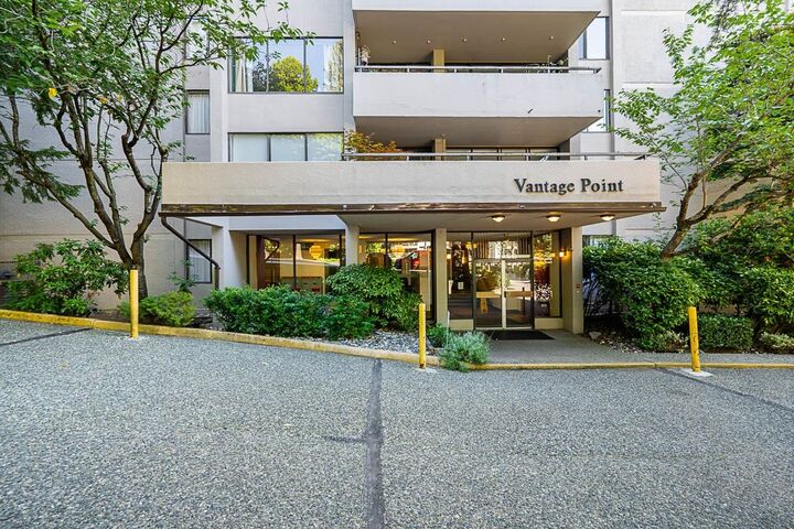 Property Photo: 2020 Bellwood Avenue 404 BC V5B 4P8