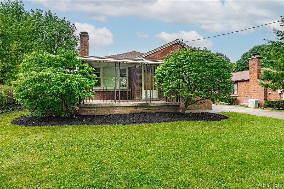 Property Photo:  807 Maple Avenue  NY 14305 