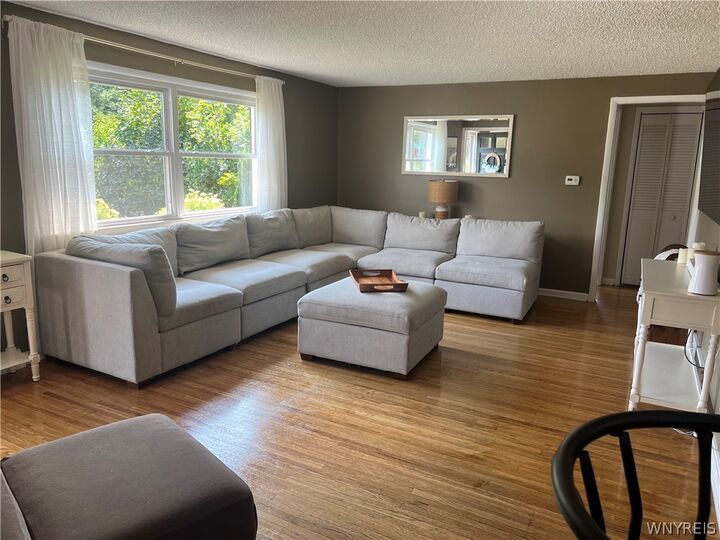Property Photo: 3712 Yale Ave Avenue NY 14075