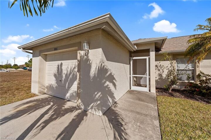 Property Photo: 845 SE 8th Ter FL 33990