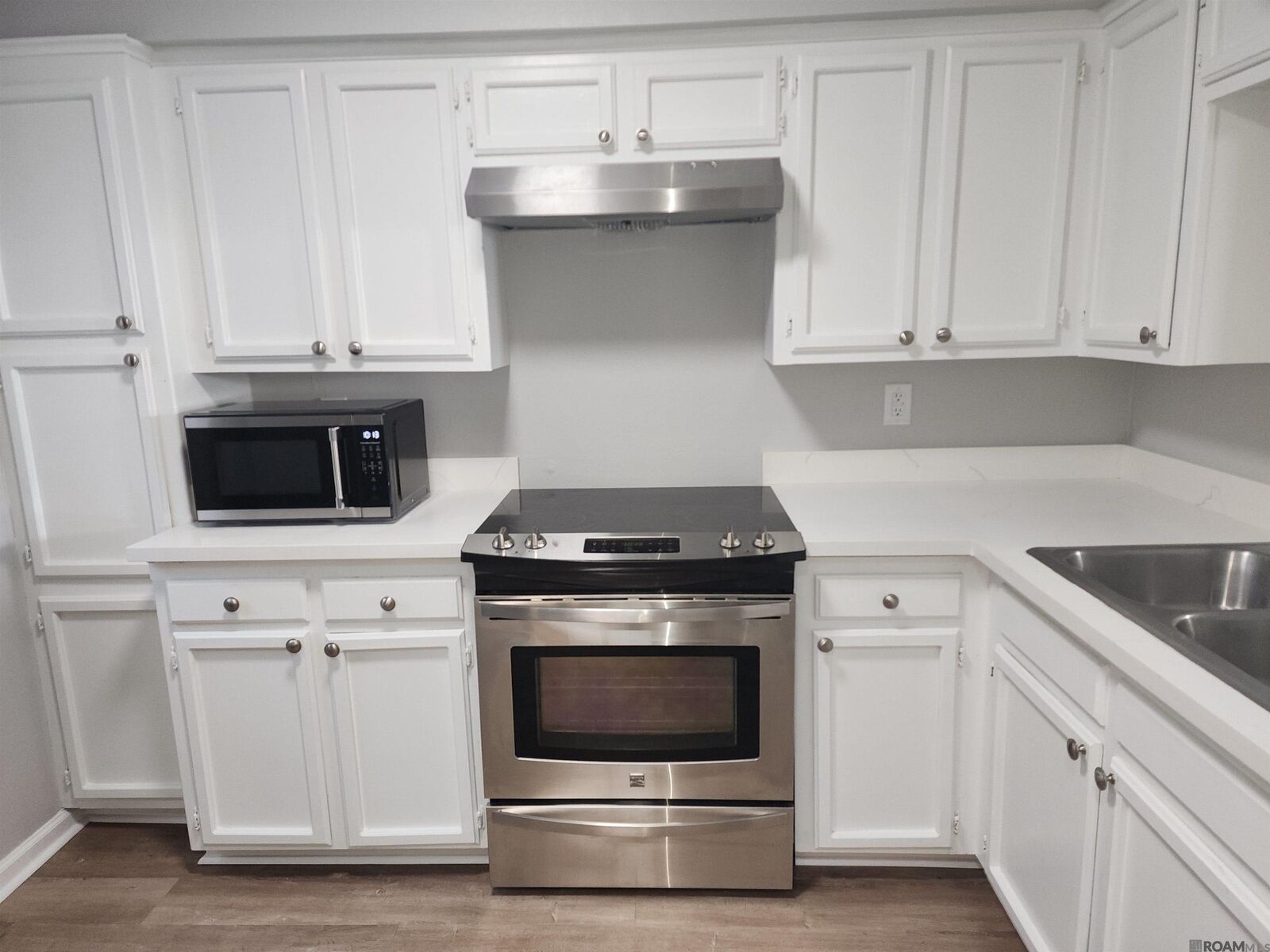 Property Photo: 820 Meadow Glen Ave #D LA 70791