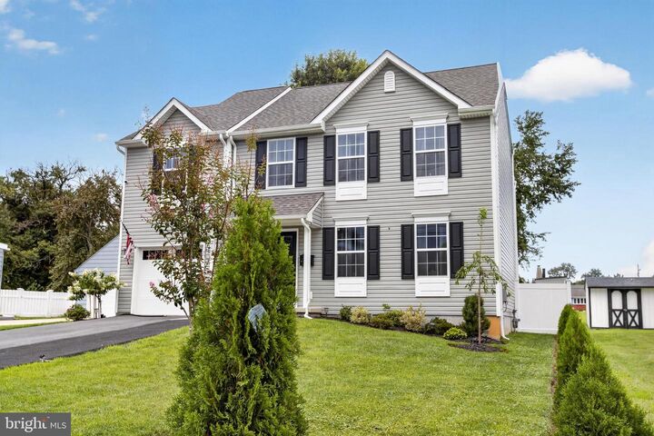 Property Photo:  21 Redwood Ave  DE 19804 