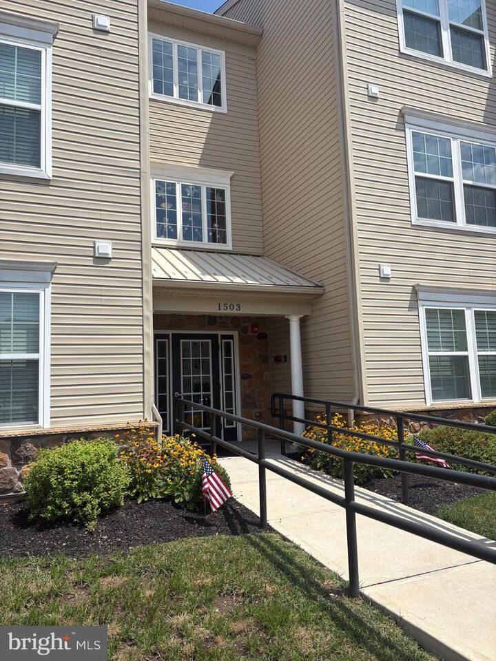 Property Photo: 1503 Moore Street 303 PA 19007