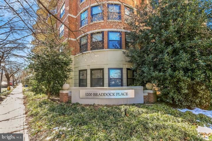 Property Photo:  1200 Braddock Place 209  VA 22314 
