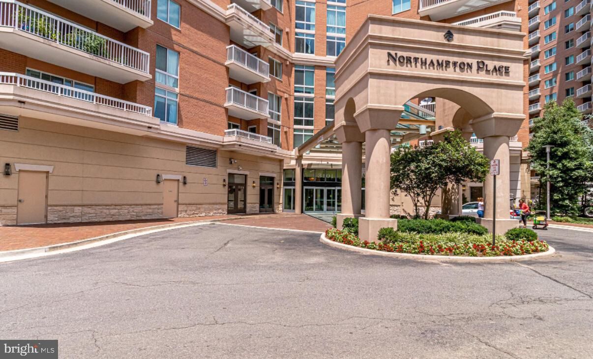 Property Photo:  3101 N Hampton Drive 1411  VA 22302 