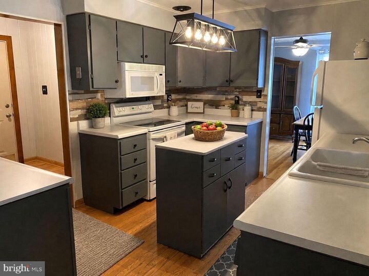 Property Photo:  1906 Frederick Street N  MD 21502 