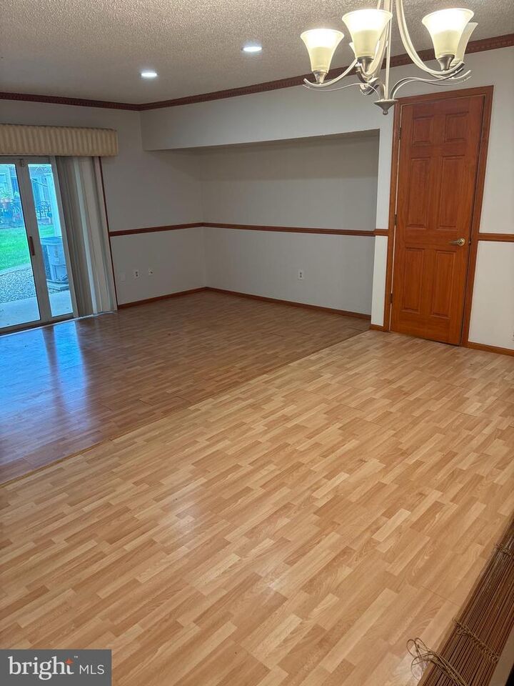 Property Photo:  10 Lindsey Court  NJ 08823 