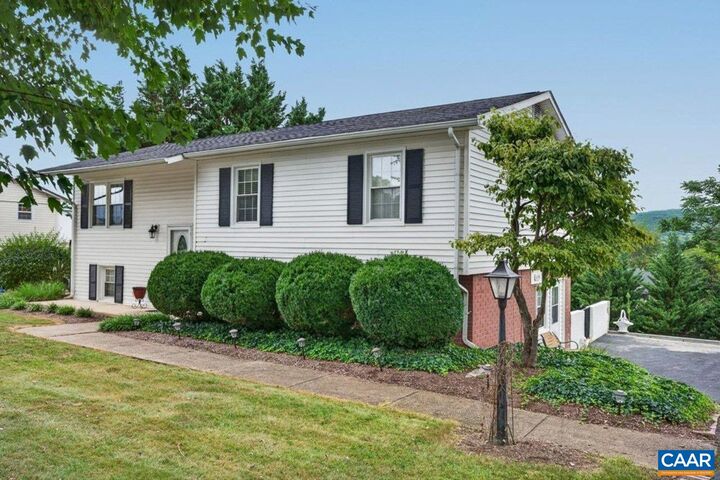 Property Photo: 6150 Donnagail Dr W VA 22846