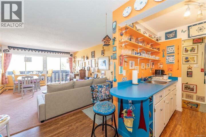 Property Photo: 964 Heywood Street 418 BC V8V 2Y5