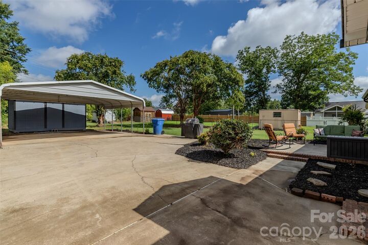 Property Photo: 506 S Cansler Street NC 28086