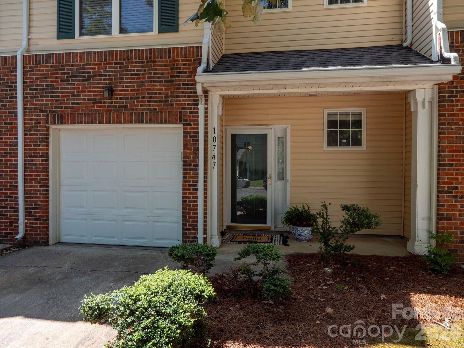 Property Photo:  10747 Essex Hall Drive  NC 28277 