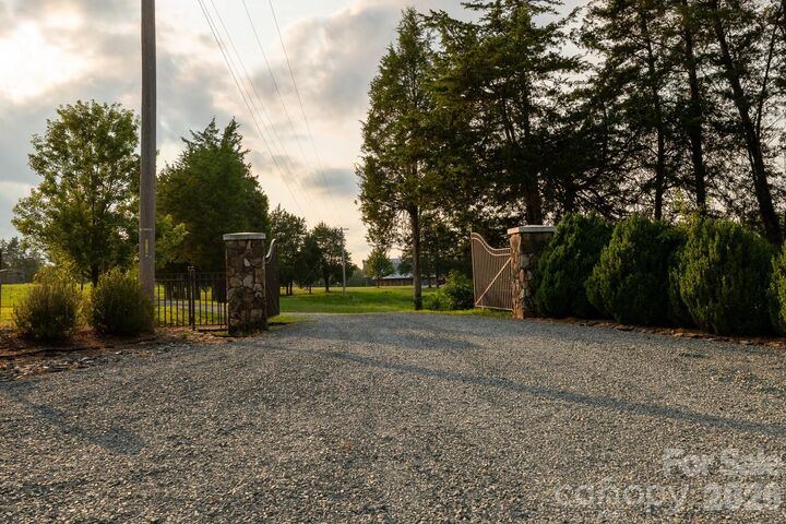 Property Photo: 2800 Waxhaw Indian Trail Road S NC 28173