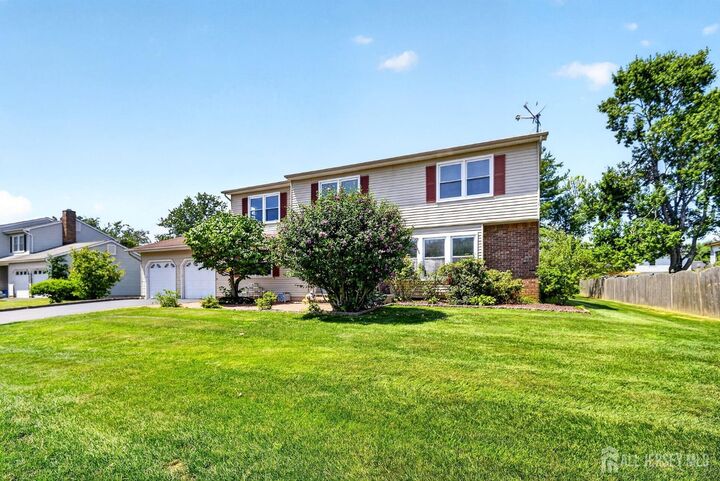 Property Photo:  12 Mershon Lane  NJ 08536 