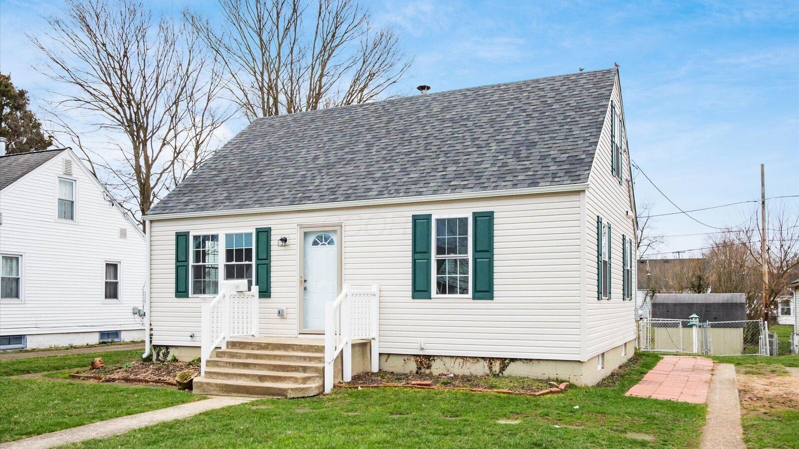 Property Photo:  1001 Davis Avenue  OH 43055 
